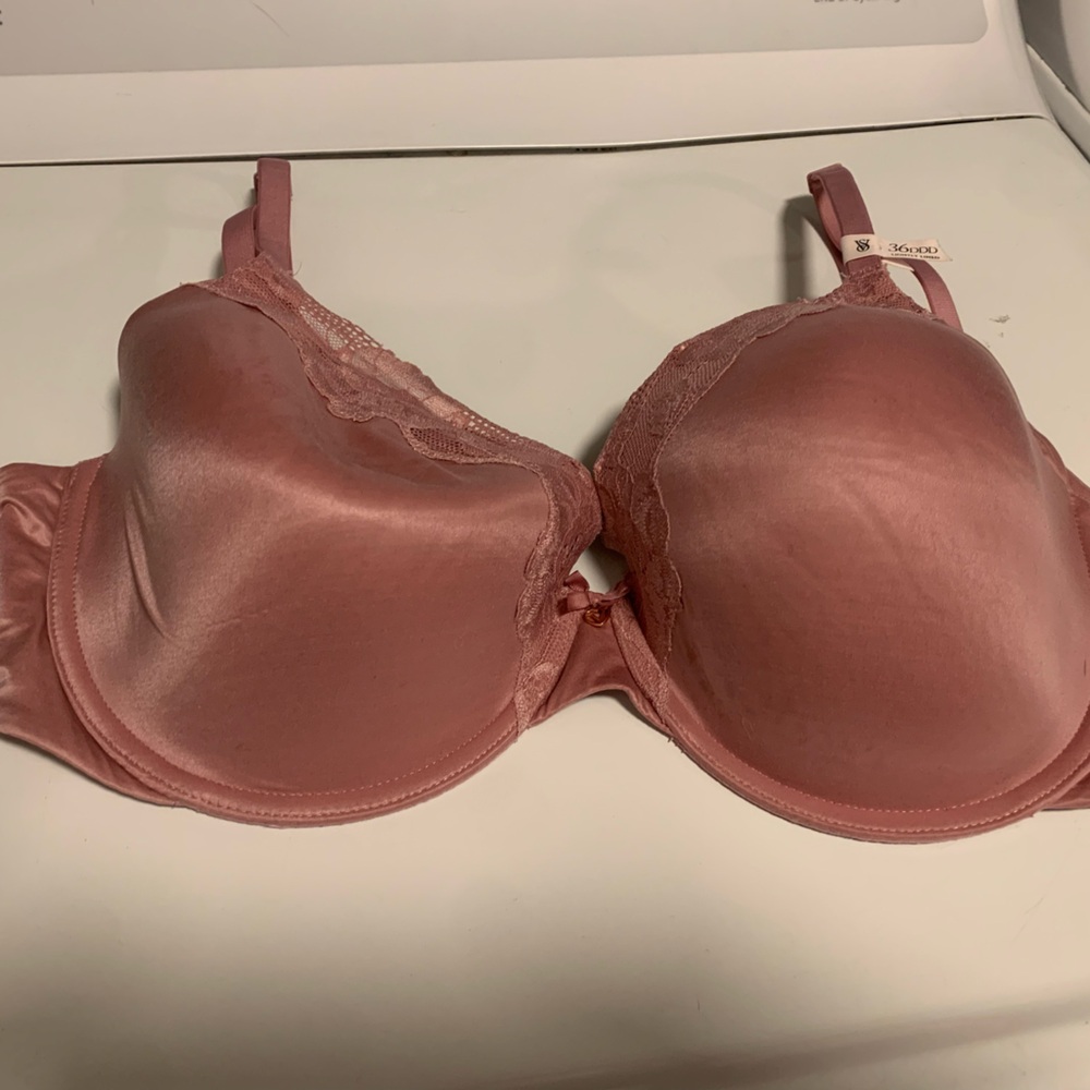 Victoria's Secret body by Victoria lightly lined full coverage bra 36DDD
